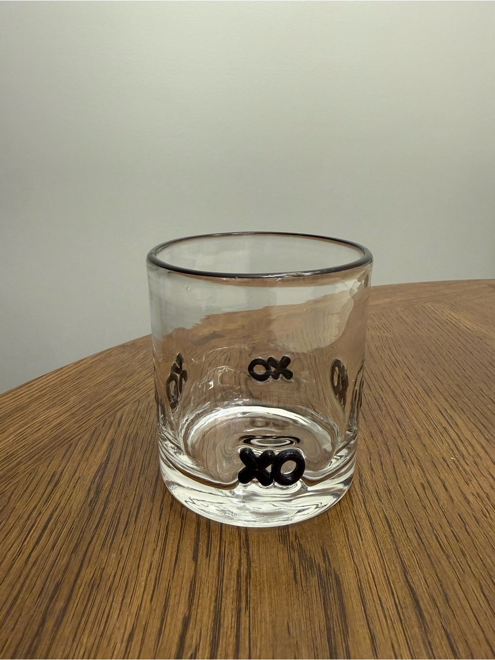 🖤 XOXO Icon-inspired Glass! 🖤